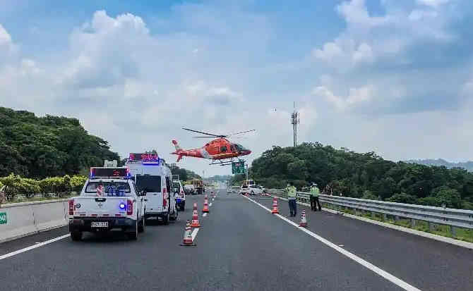 廉江高速公路汽车救援案例